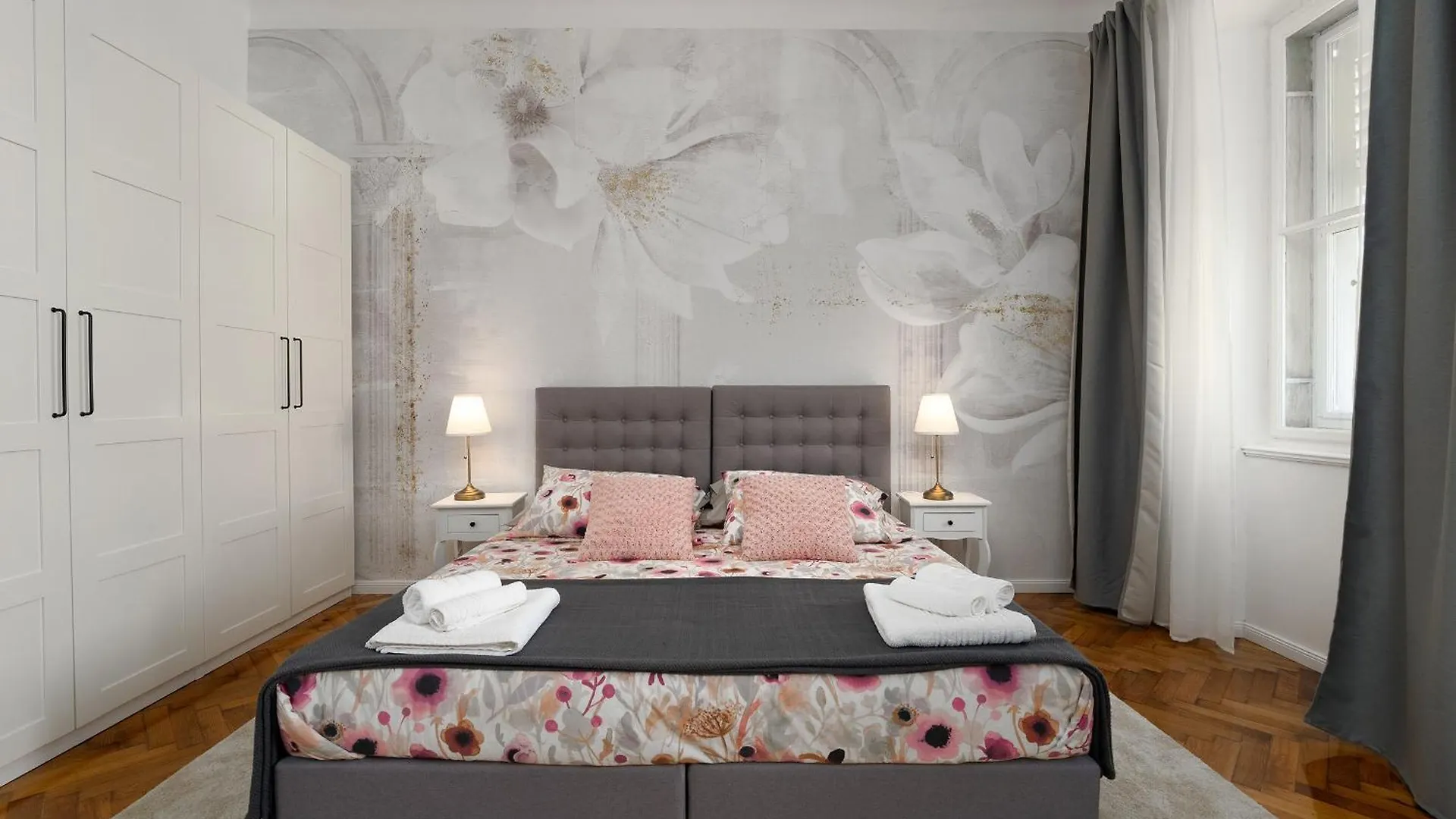 Romeo And Juliet Apartment With Balcony And Sea View Пореч Хорватия